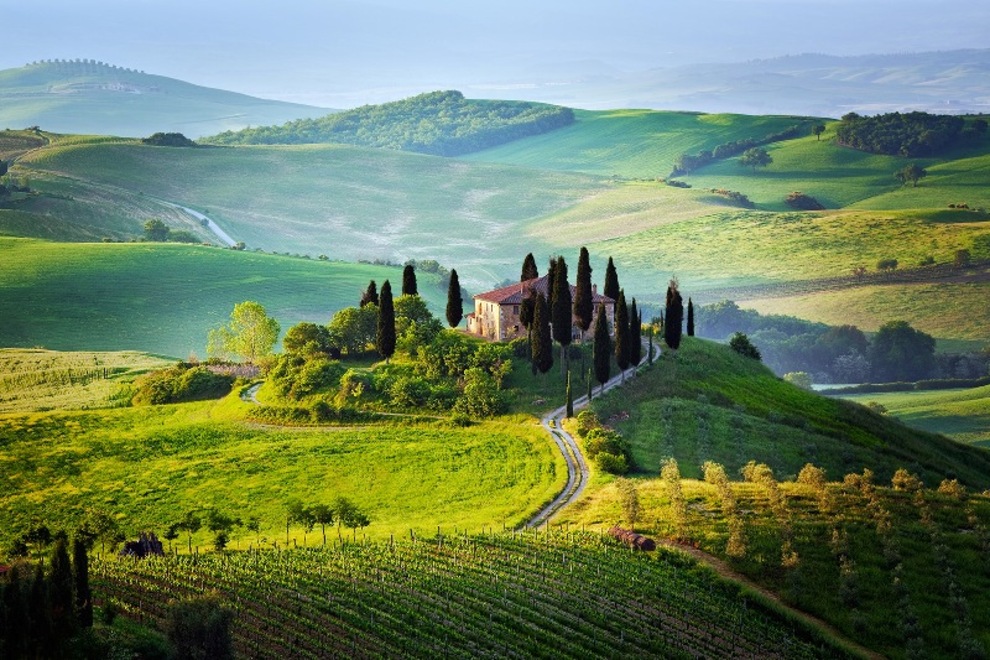 Villas and farmhouses for sale in Tuscany in a magical landscape where everything is kind around, everything is old and new