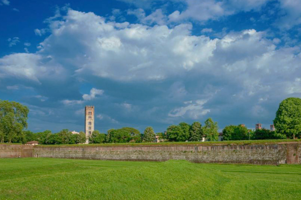 Mura di Lucca: storia, turismo e proprietà di prestigio